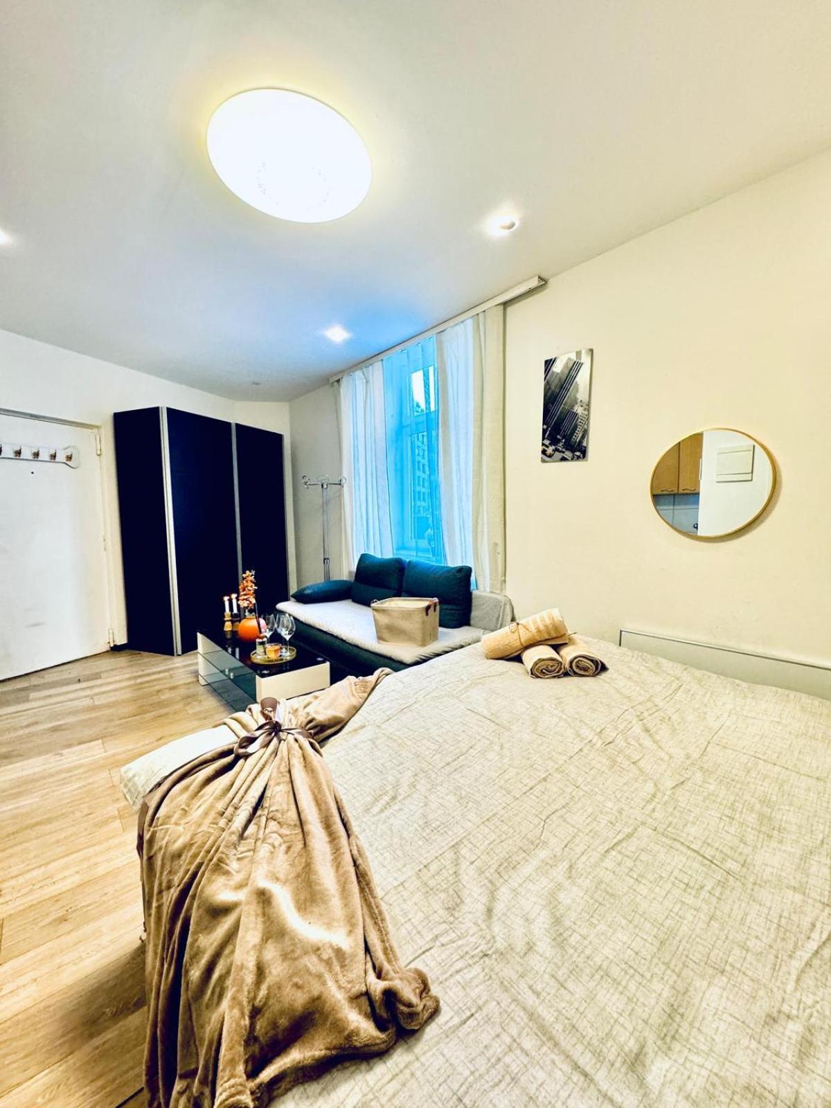 King - 10 Mins Walk From Downtown Appartement *